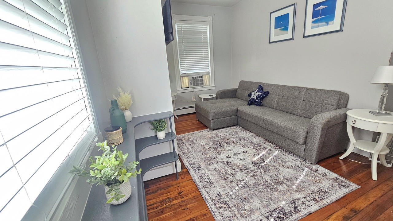 Photo of Livingroom in The Point