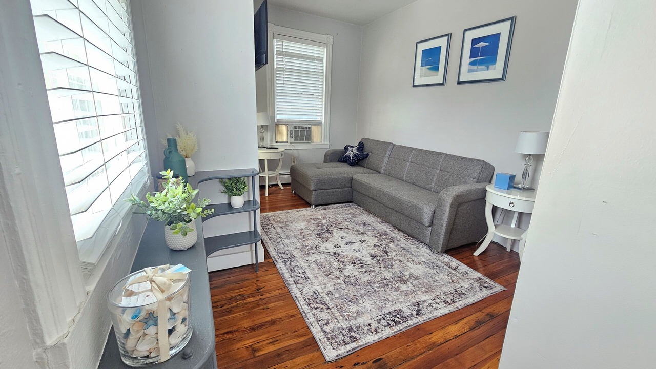 Photo of Livingroom in The Point