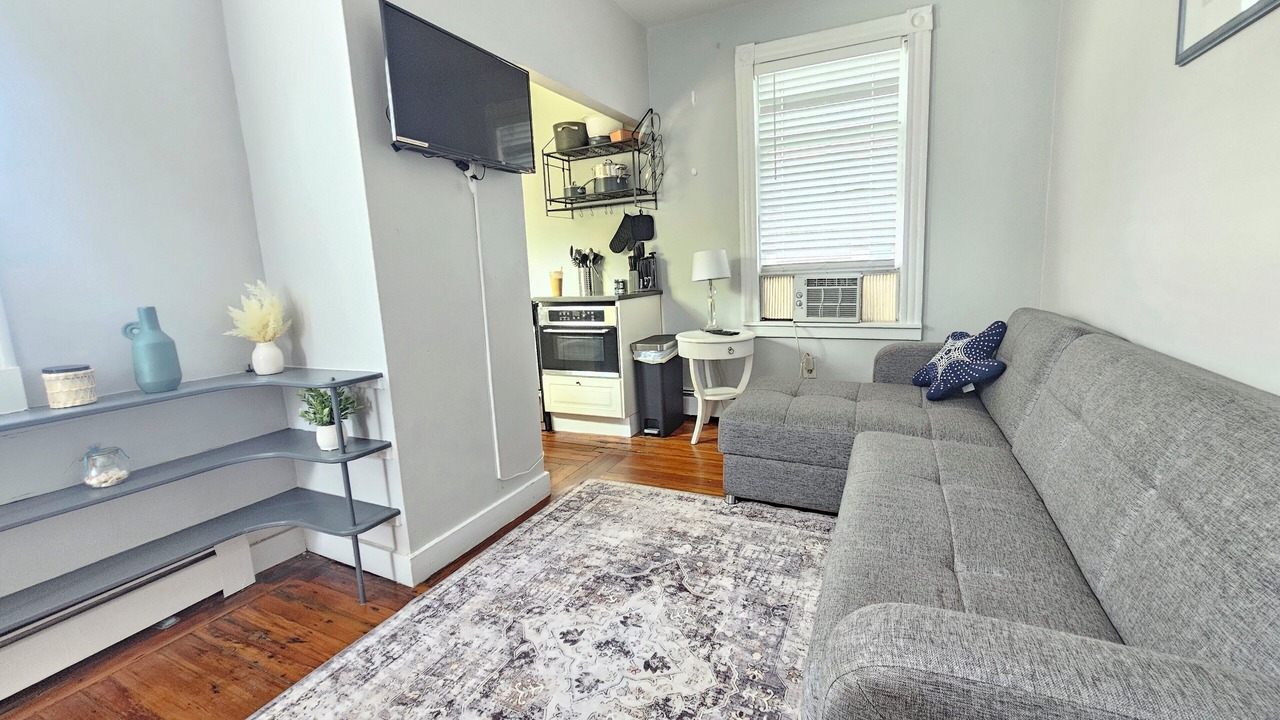 Photo of Livingroom in The Point