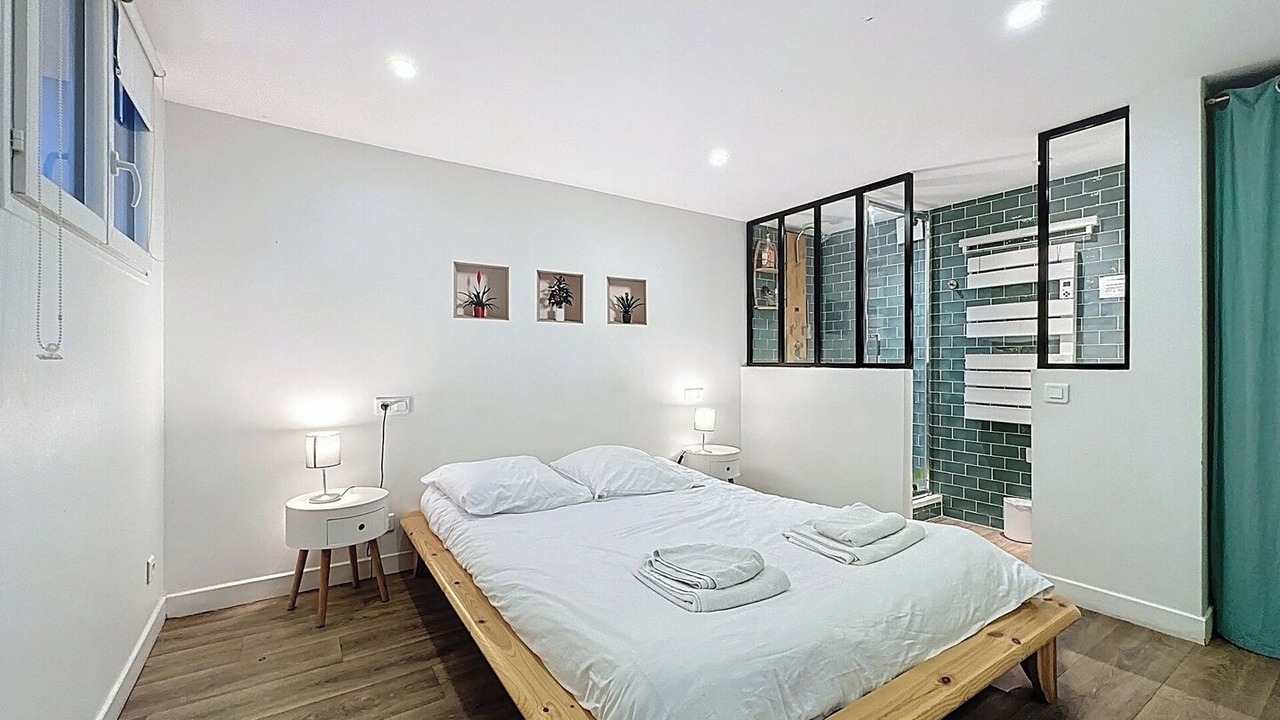 Photo of Bedroom in Saint-Denis