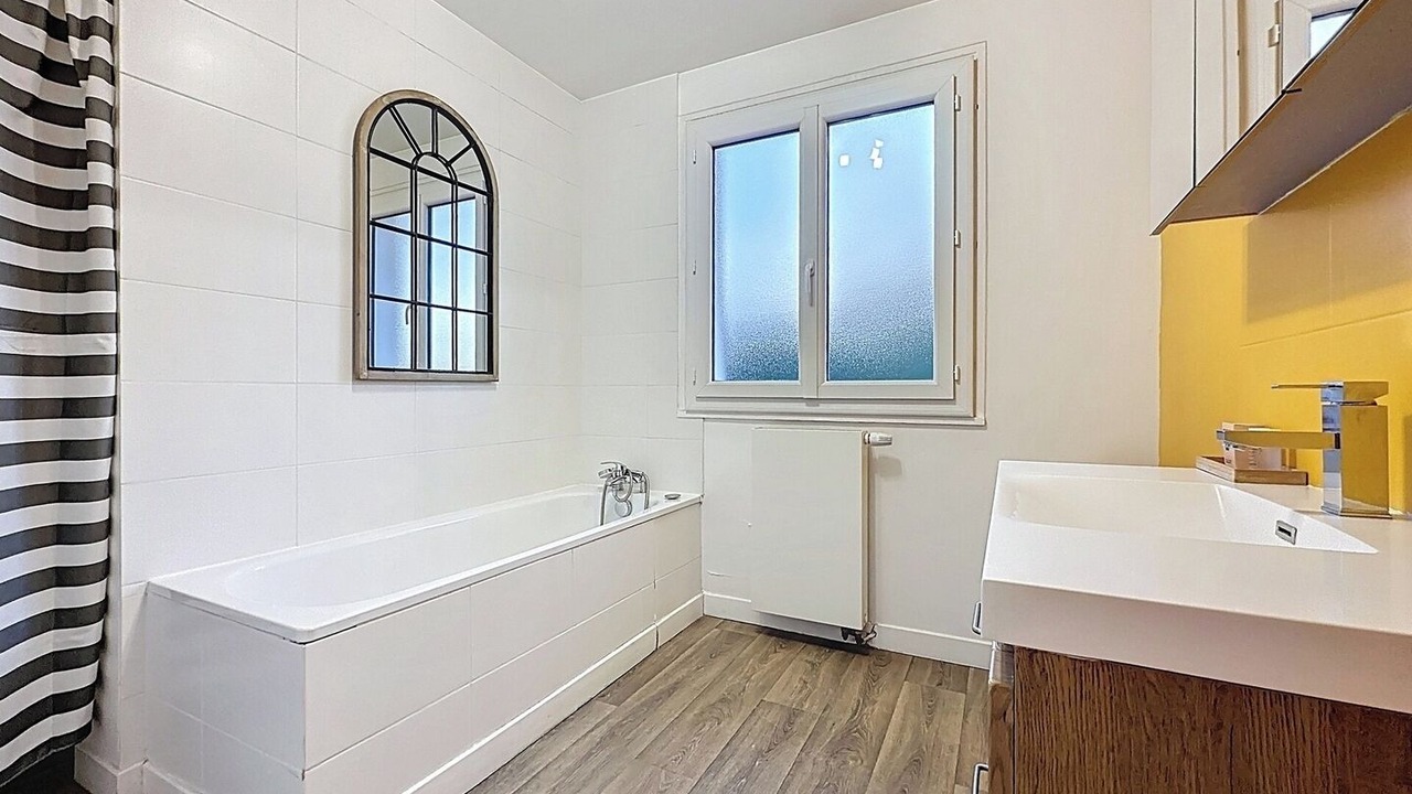 Photo of Bathroom in Saint-Denis