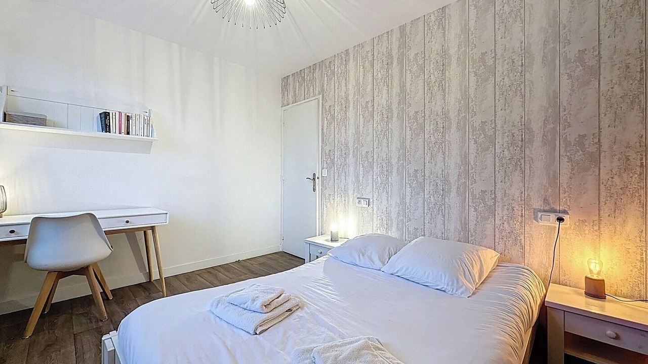 Photo of Bedroom in Saint-Denis