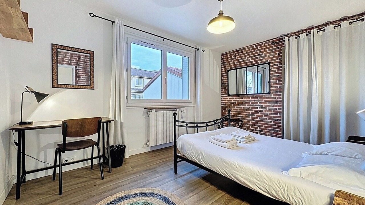 Photo of Bedroom in Saint-Denis