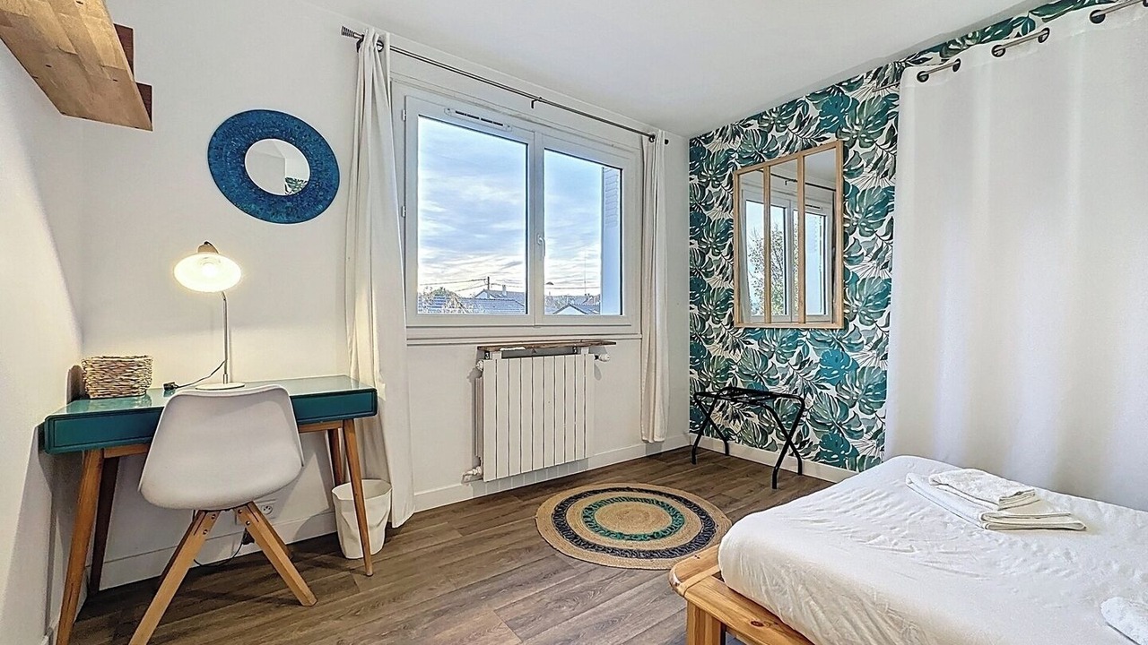 Photo of Bedroom in Saint-Denis