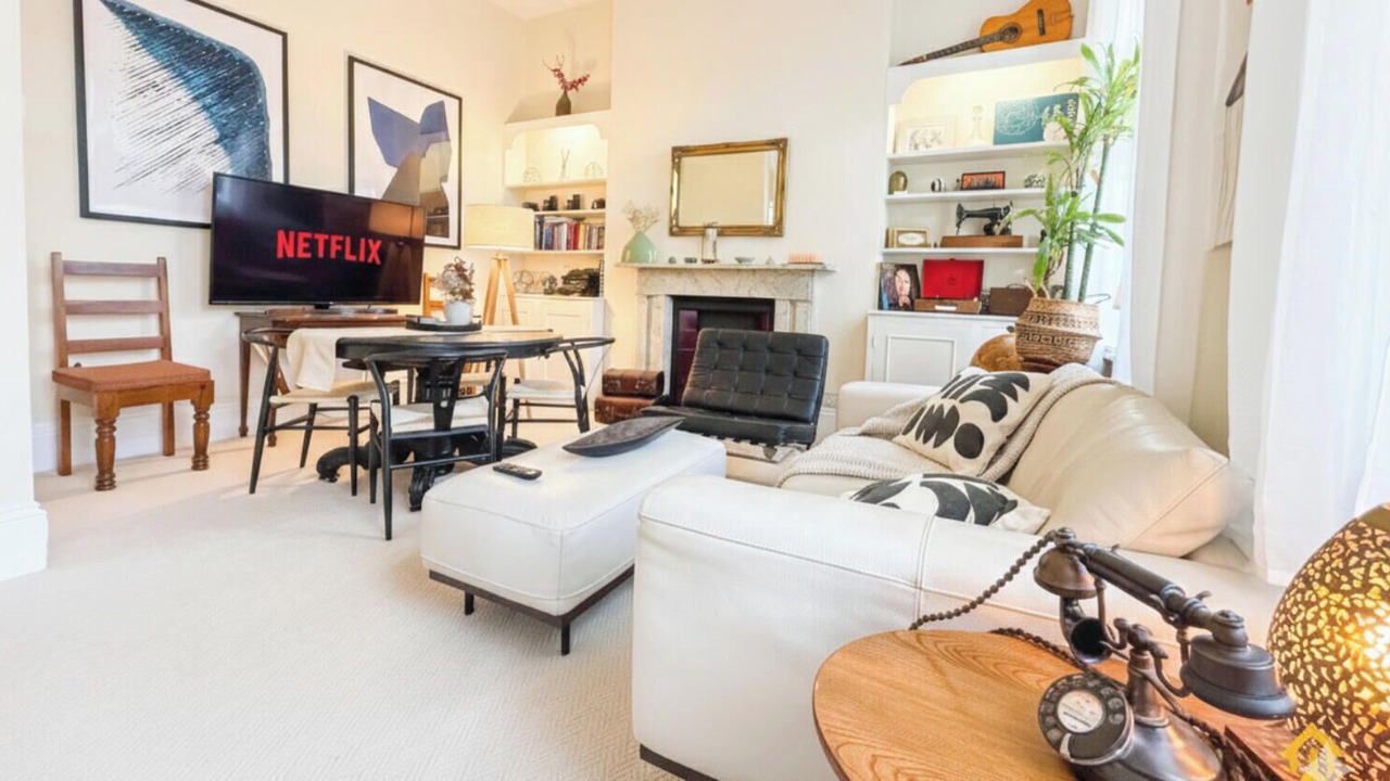 Photo of Livingroom in Holland Park