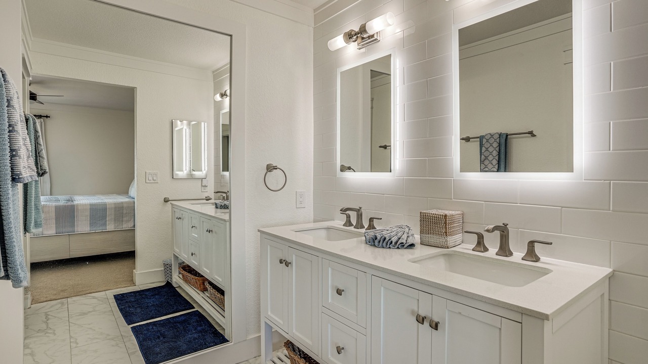 Photo of Bathroom in Discovery Bay