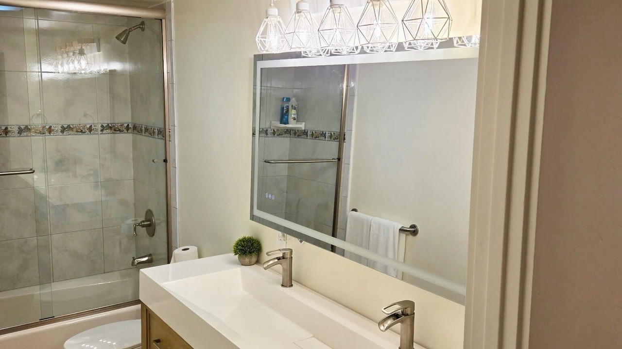 Photo of Bathroom in South Mission Beach