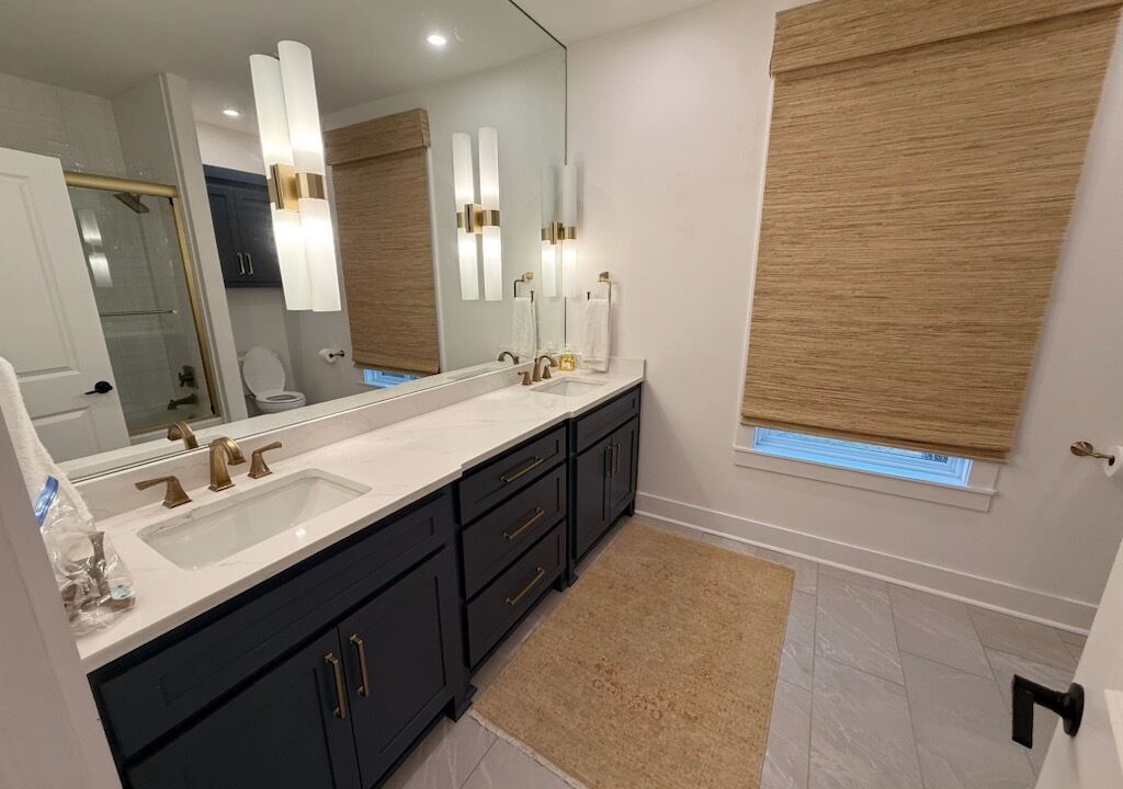 Photo of Bathroom in Lake Hamilton