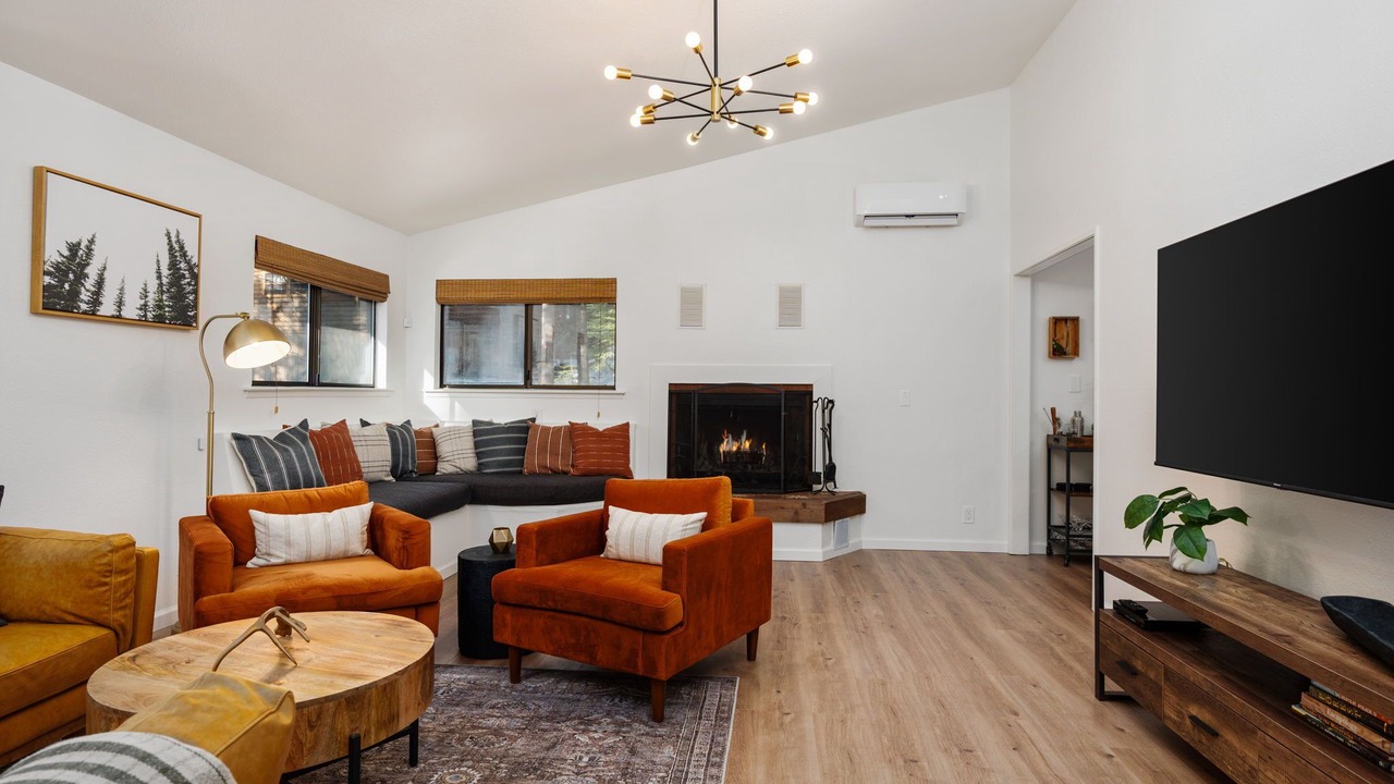 Photo of Livingroom in Sugar Pine
