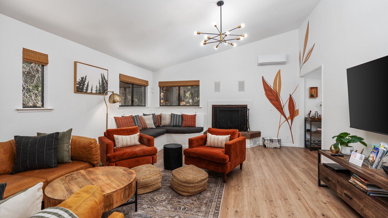 Photo of Livingroom in Sugar Pine