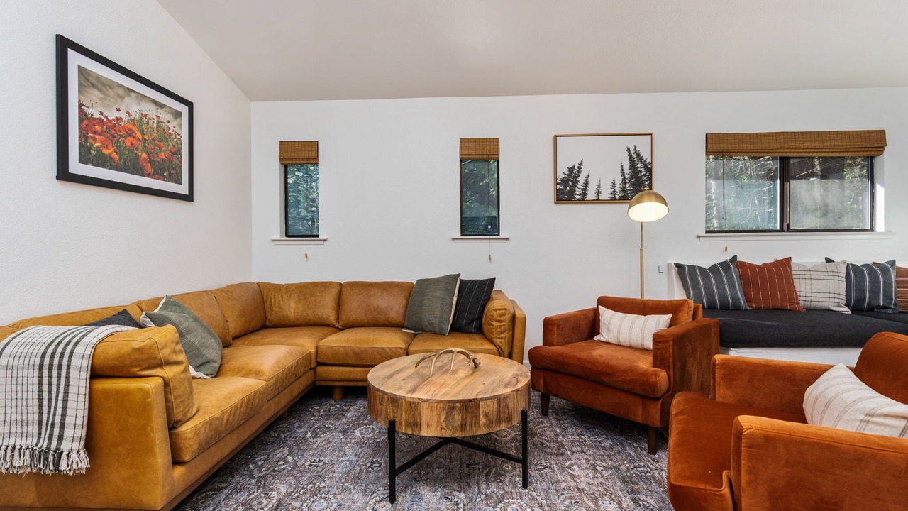 Photo of Livingroom in Sugar Pine