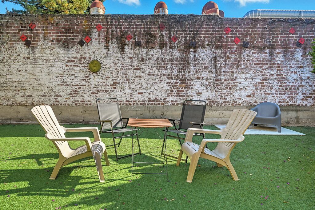 Photo of Patio Balcony in Upper Telegraph