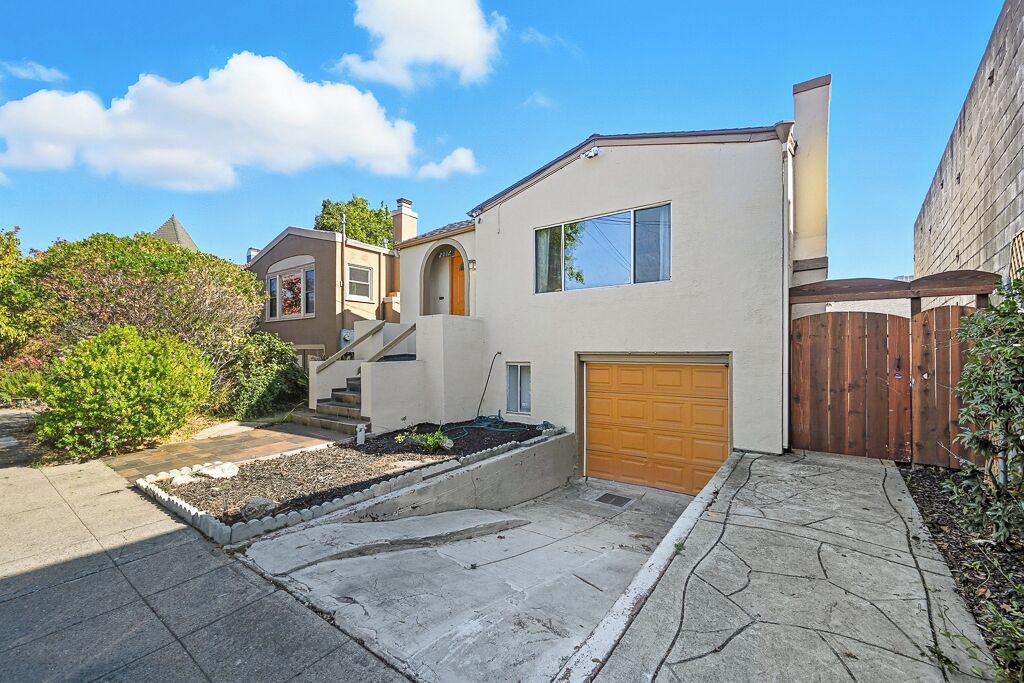 Photo of Outdoor in Upper Telegraph