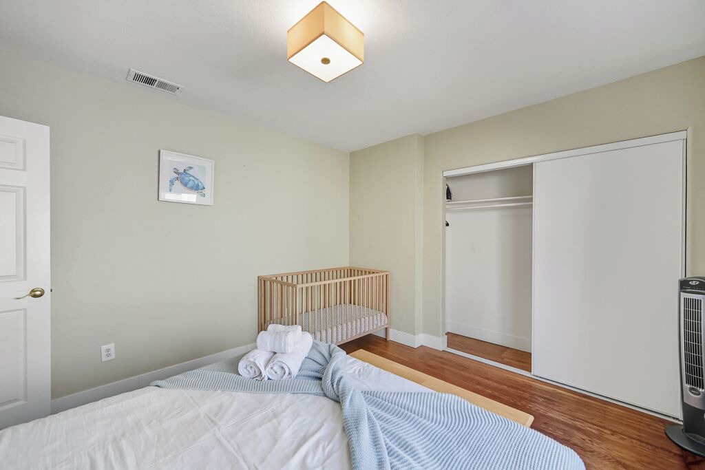 Photo of Bedroom in Upper Telegraph