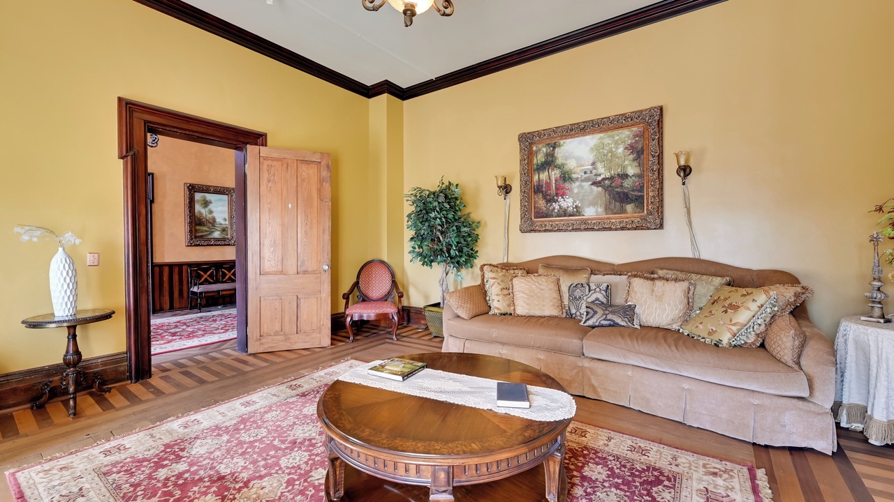 Photo of Livingroom in Falls of Rough