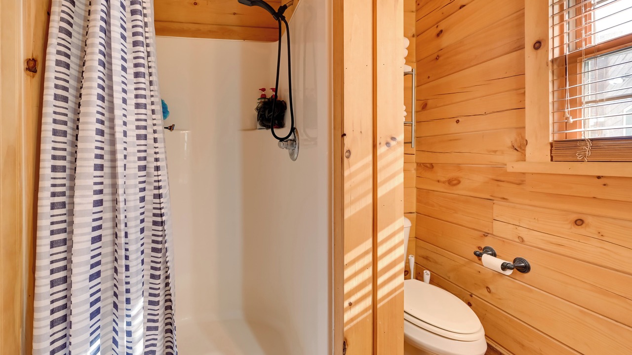 Photo of Bathroom in Falls of Rough