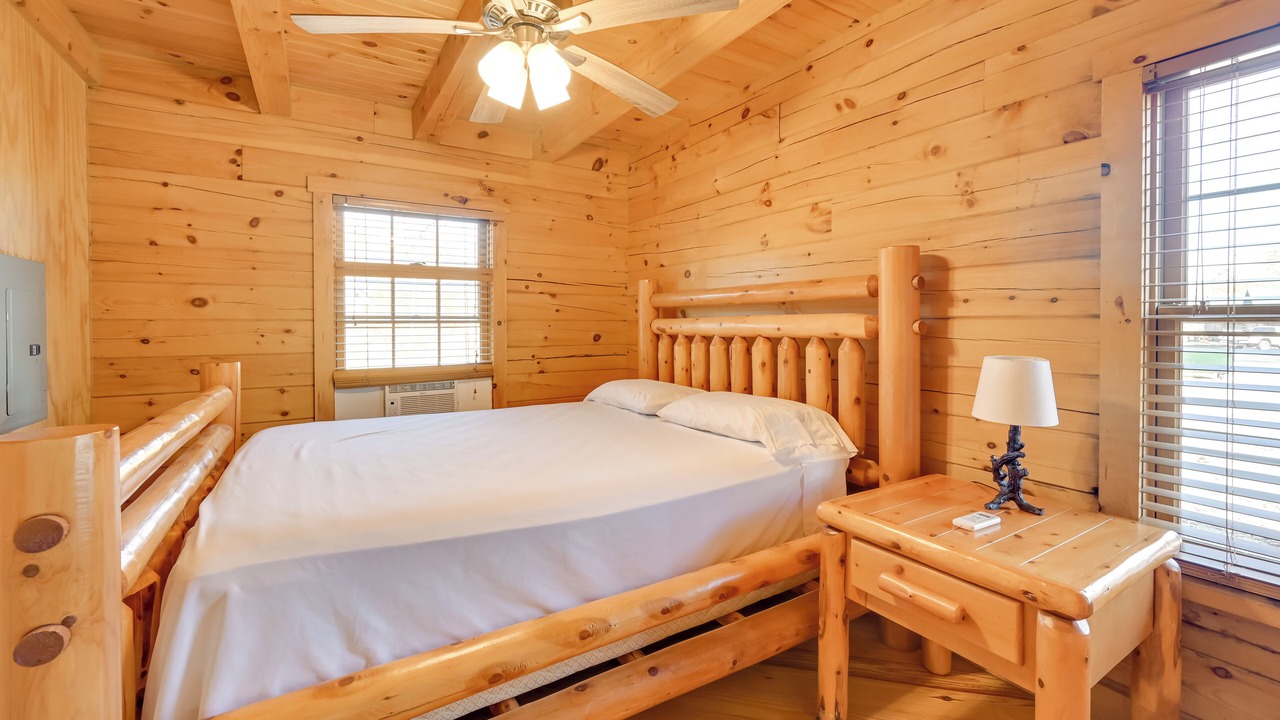 Photo of Bedroom in Falls of Rough