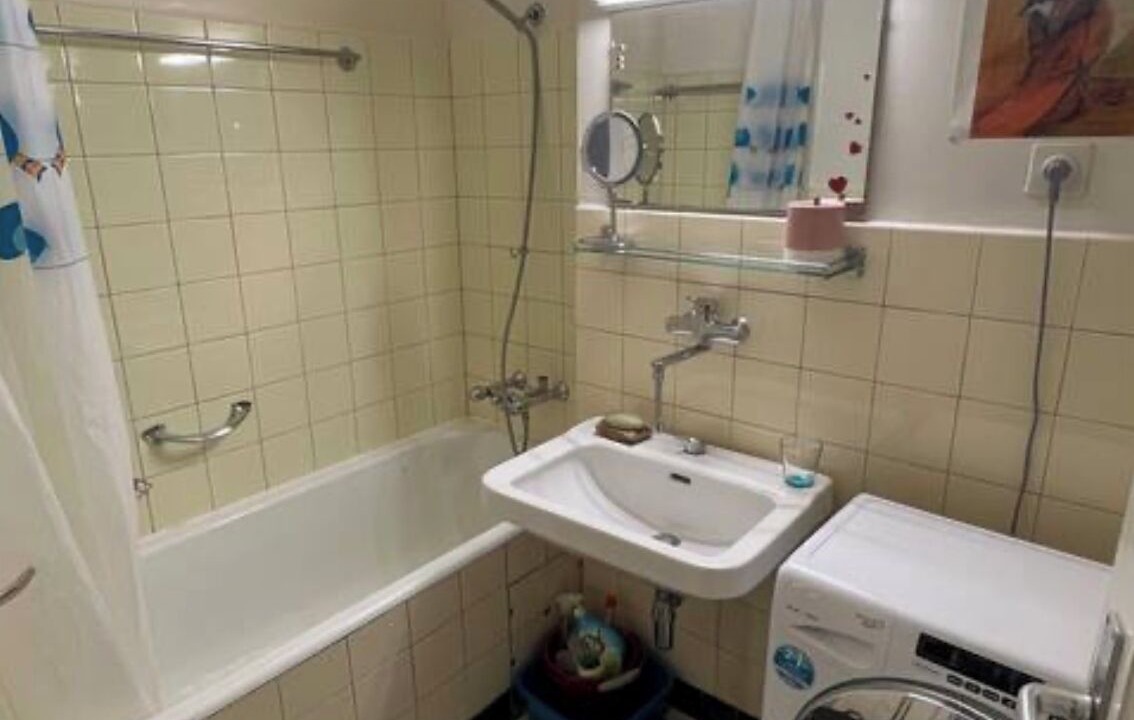 Photo of Bathroom in Miremont