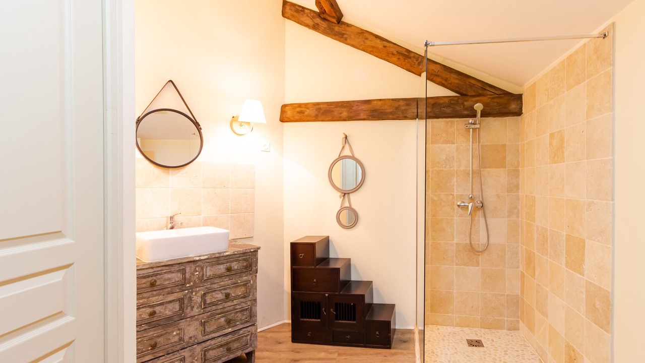 Photo of Bathroom in Bourdeilles