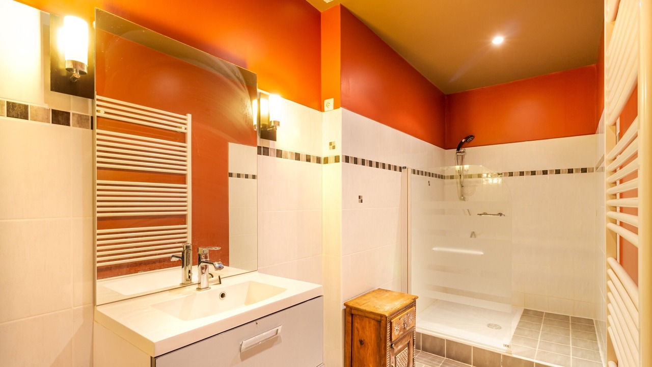 Photo of Bathroom in Bourdeilles