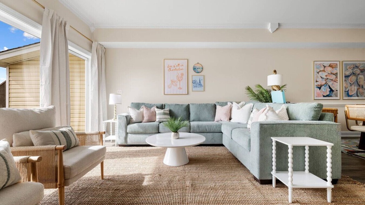 Photo of Livingroom in North Charleston