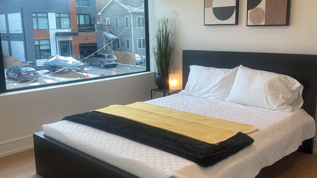 Photo of Bedroom in Lakeview
