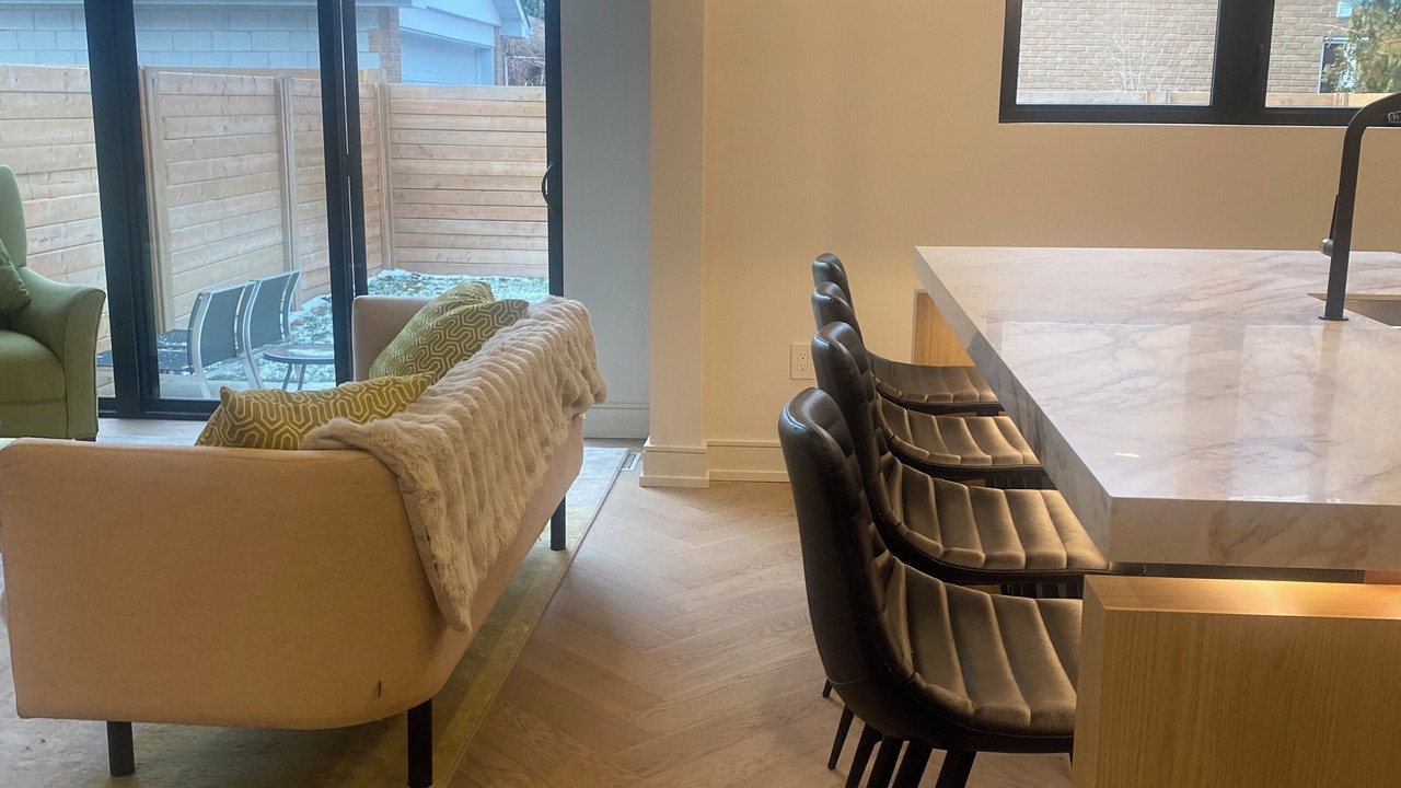 Photo of Livingroom in Lakeview