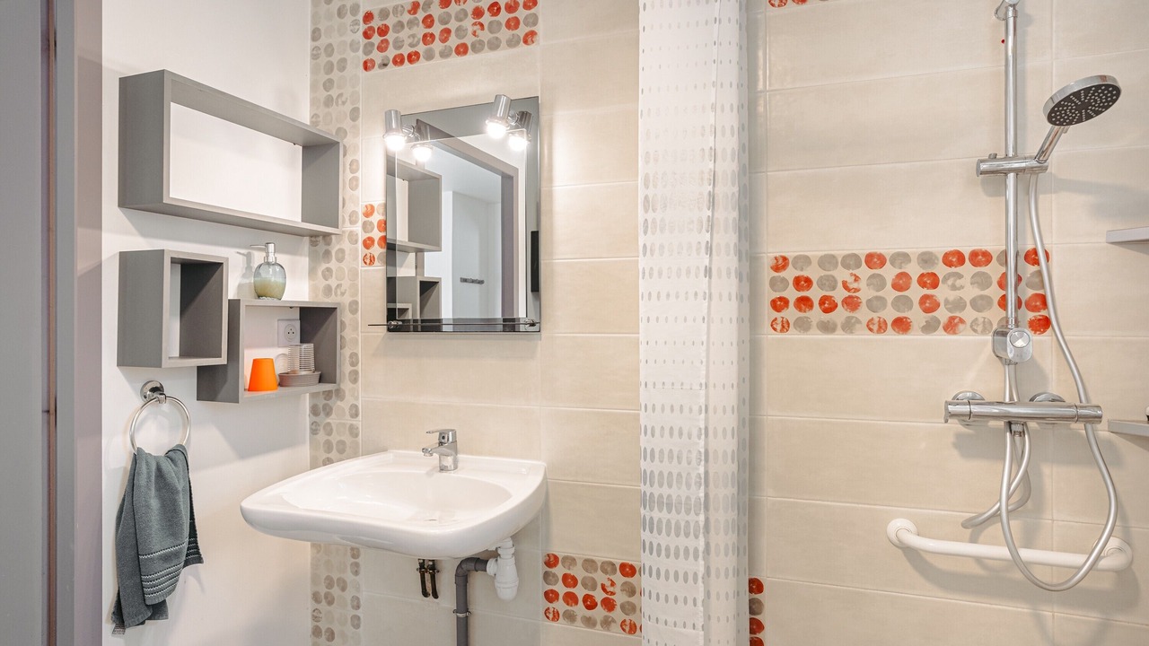 Photo of Bathroom in Montreuil