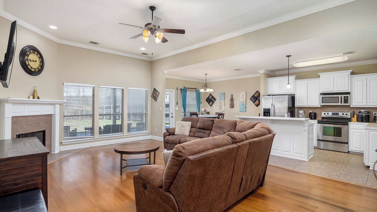 Photo of Livingroom in Prairieville