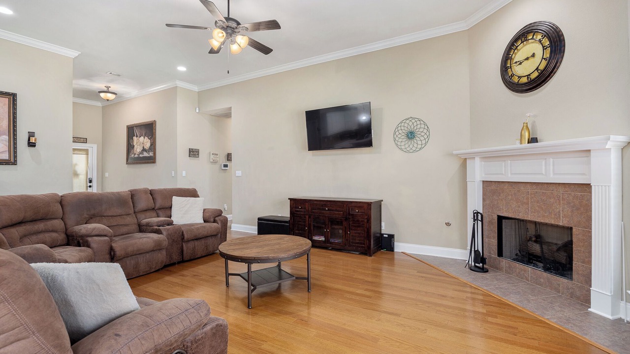 Photo of Livingroom in Prairieville