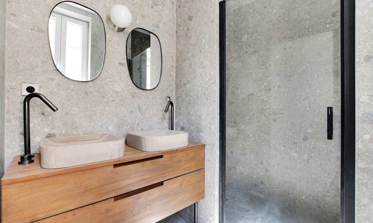 Photo of Bathroom in Hopital Saint-Louis