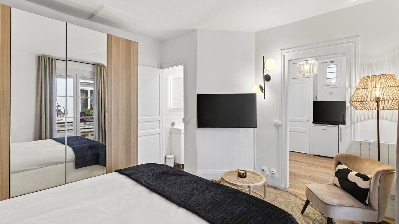 Photo of Bedroom in Val-de-Grace