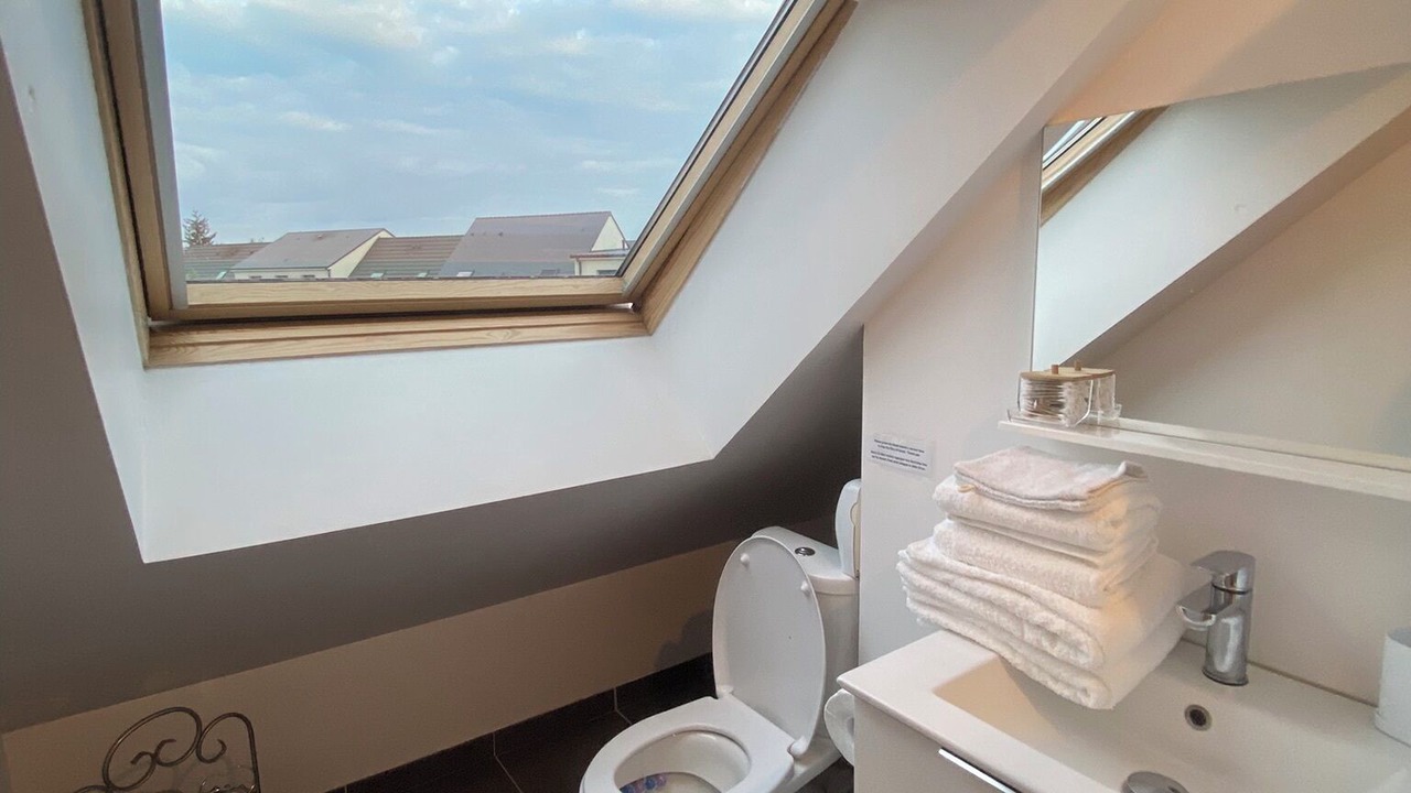 Photo of Bathroom in Pin - Vert Galant