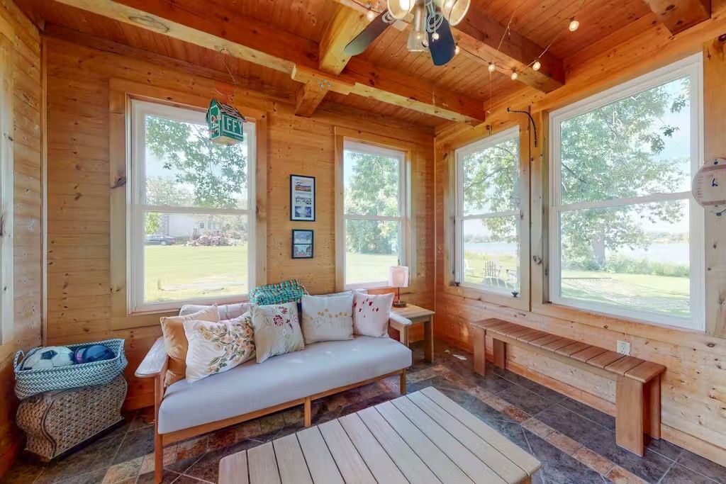 Photo of Livingroom in North Hero