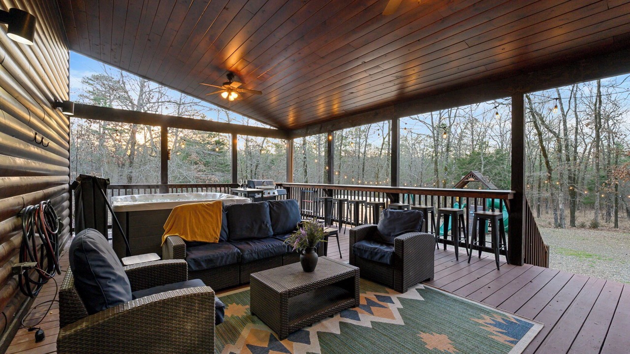 Photo of Patio Balcony in Hochatown