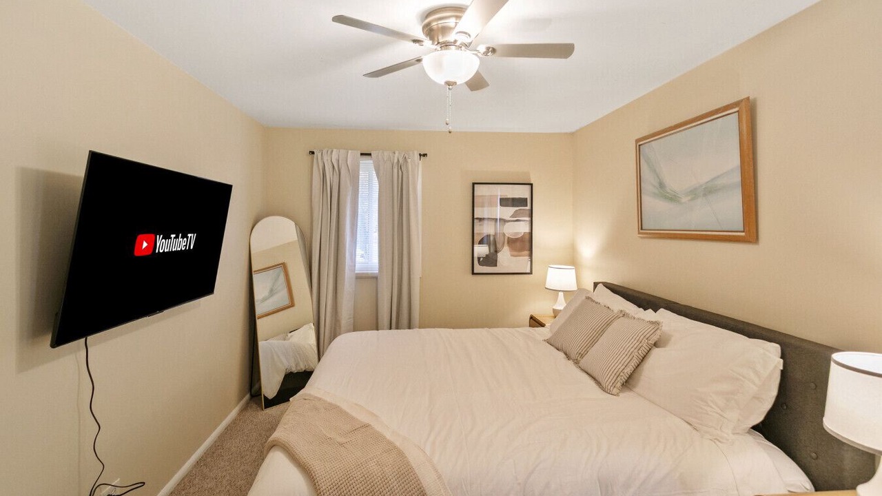 Photo of Bedroom in Waukegan