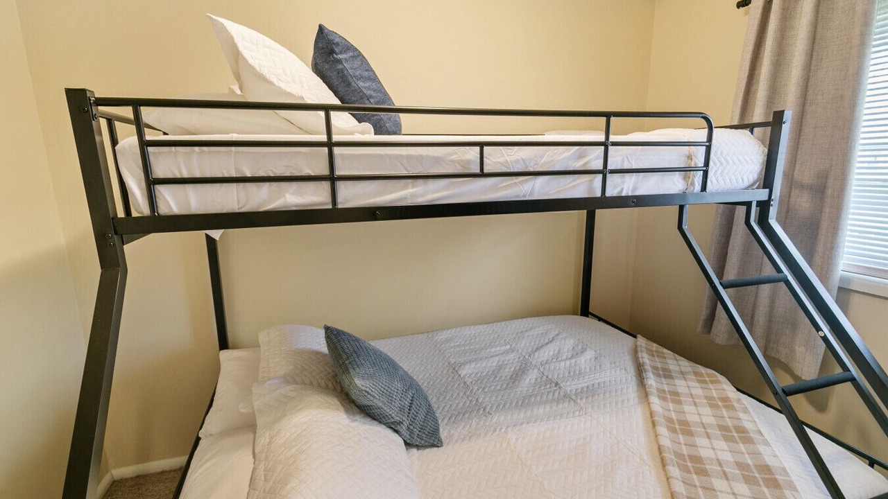 Photo of Bedroom in Waukegan