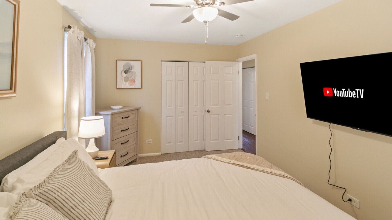 Photo of Bedroom in Waukegan