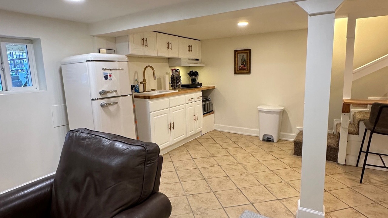 Photo of Livingroom in Near Northeast