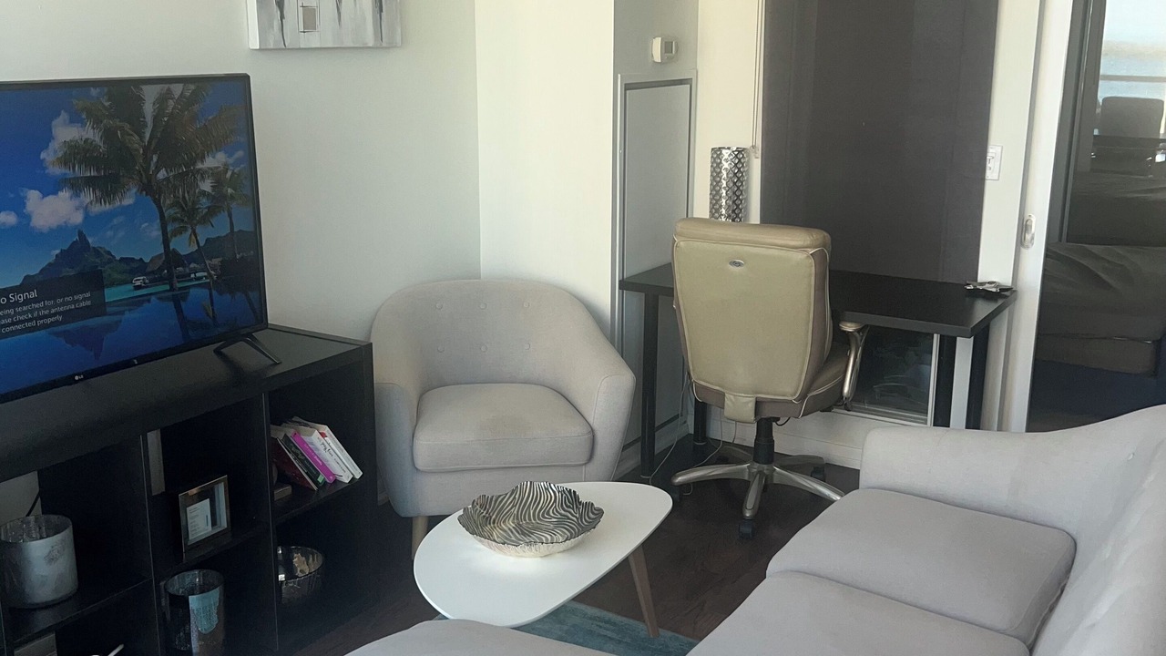 Photo of Livingroom in Fort York