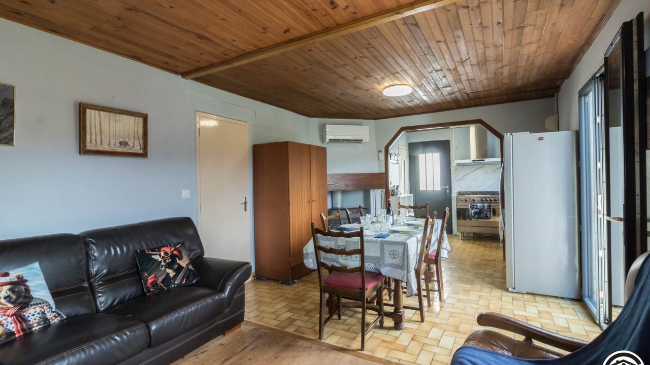 Photo of Others in Melles