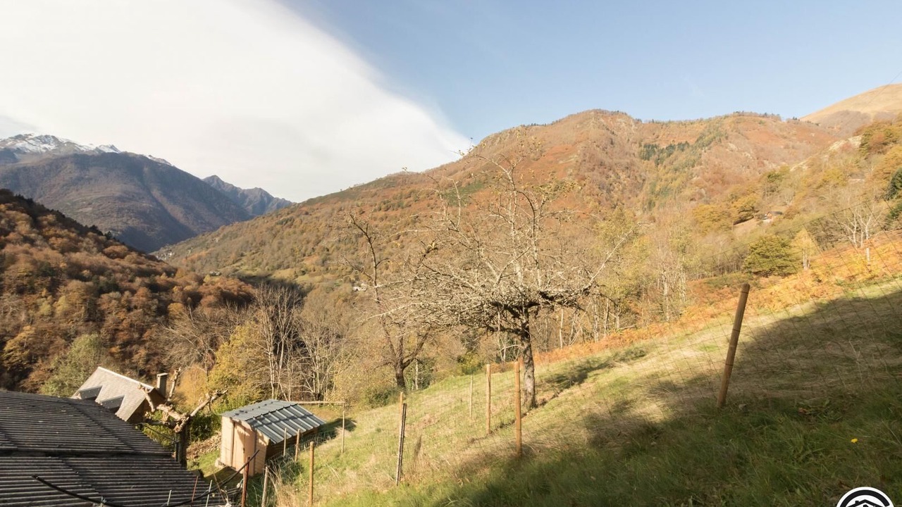 Photo of Others in Melles