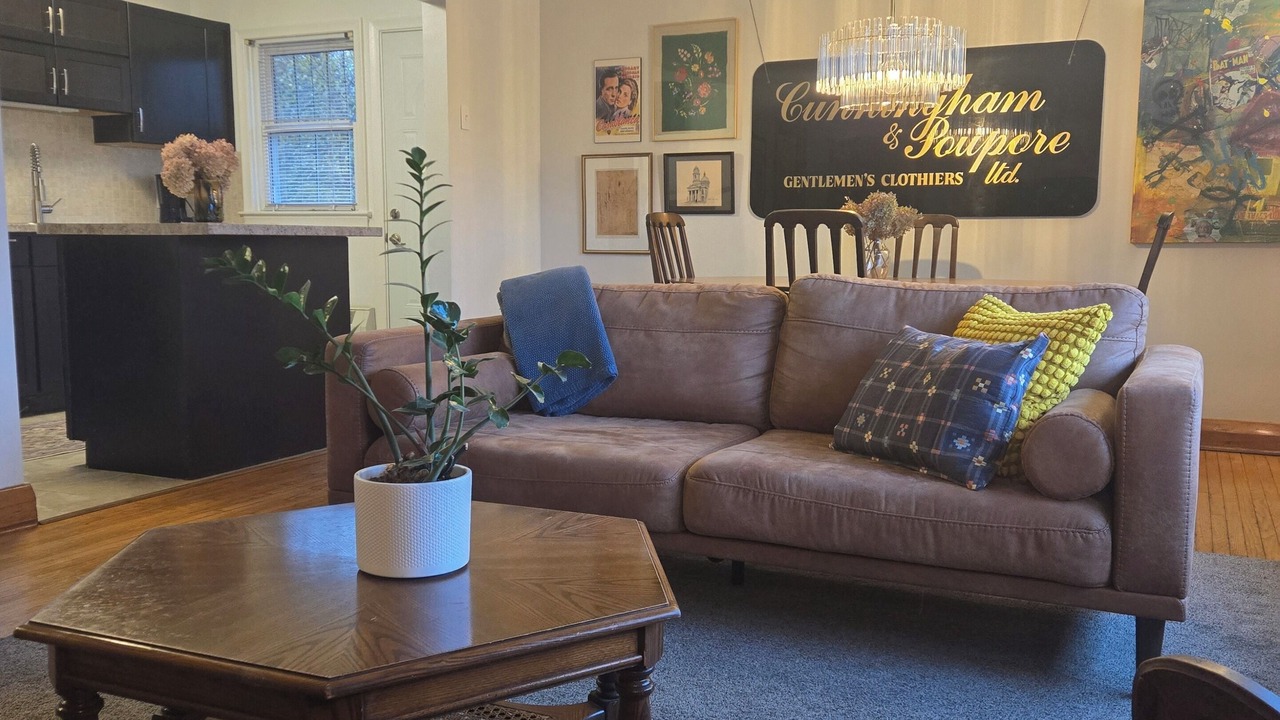 Photo of Livingroom in Kingston