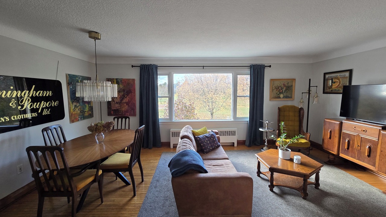 Photo of Livingroom in Kingston