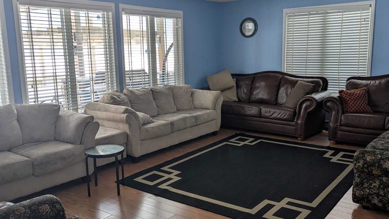 Photo of Livingroom in Wasaga Beach