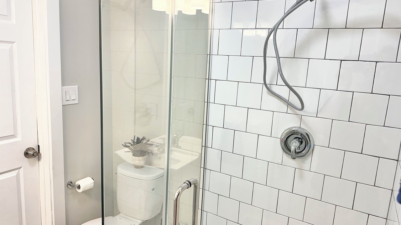 Photo of Bathroom in Oak Park