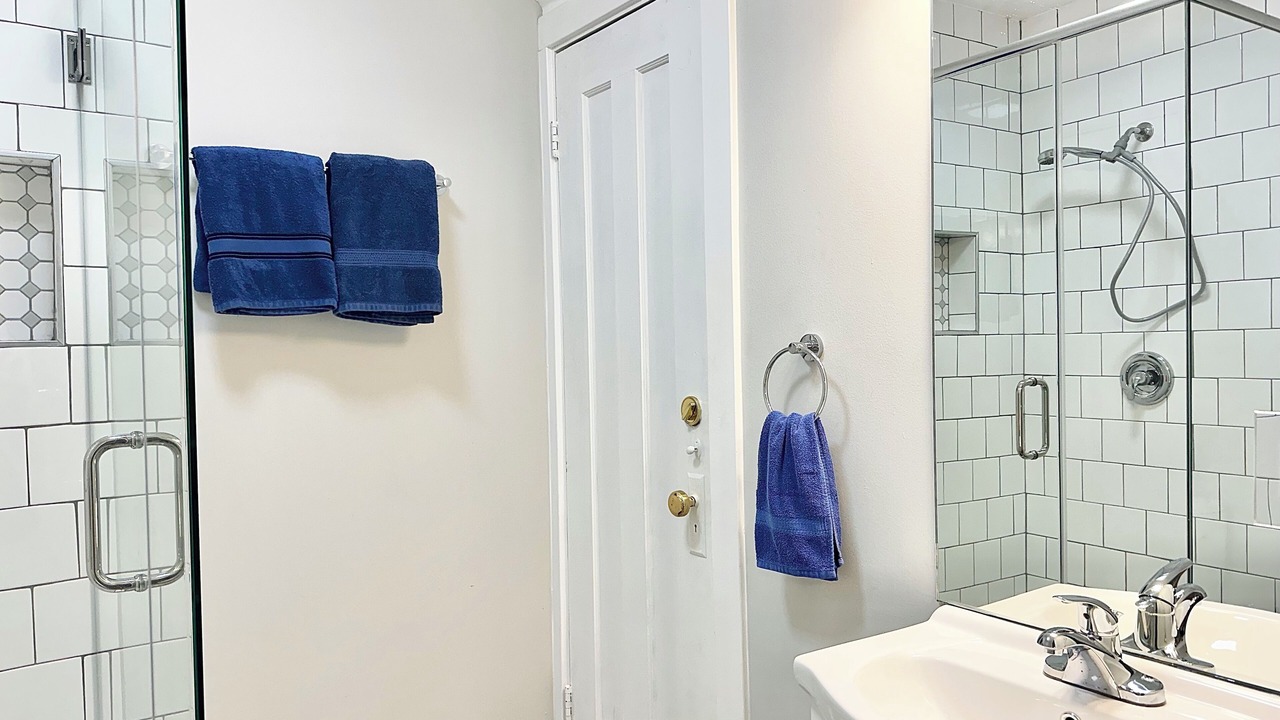 Photo of Bathroom in Oak Park