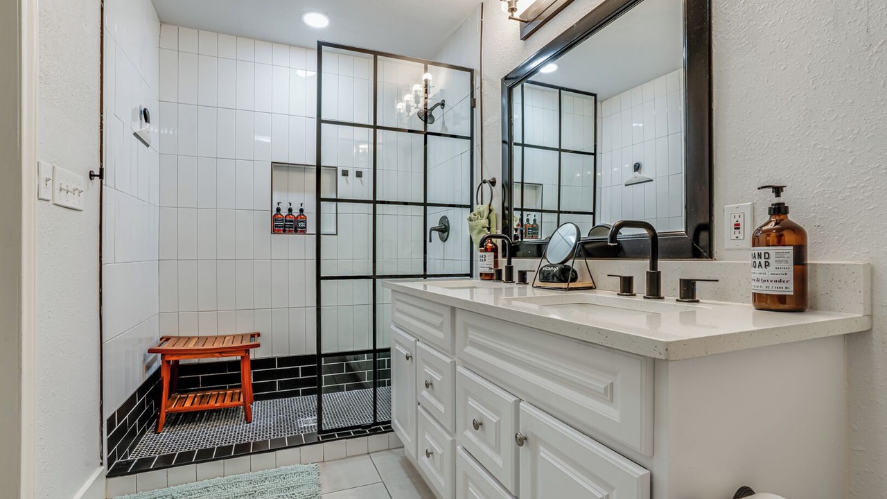 Photo of Bathroom in Shearer Hills - Ridgeview