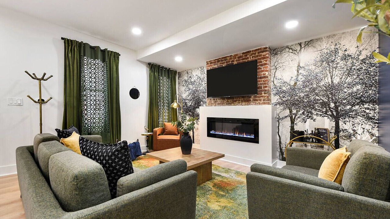 Photo of Livingroom in East Allegheny