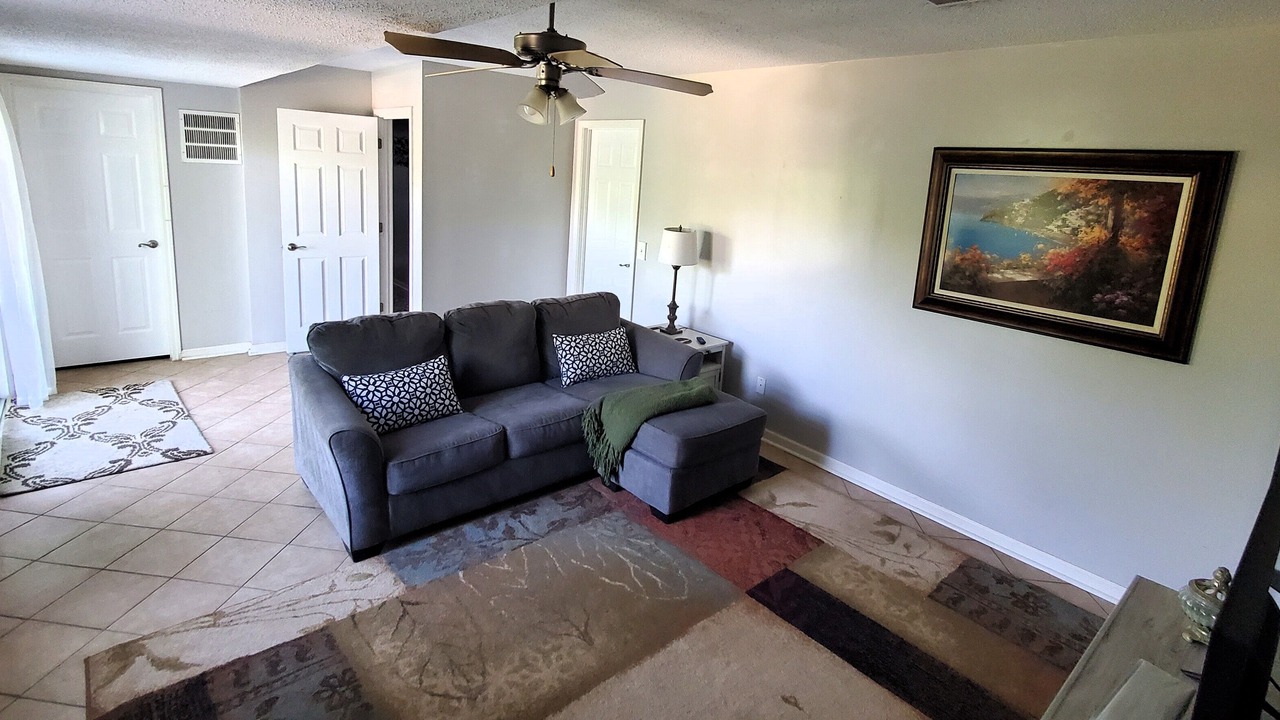 Photo of Livingroom in Platte City